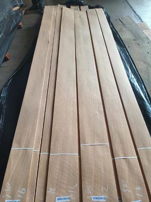 Các tấm veneer gỗ sồi màu trắng Mỹ được cắt một phần để đồ nội thất